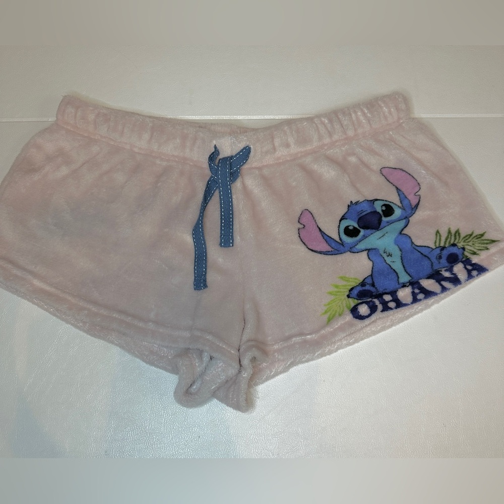 Disney Women's Stitch Ohana Velour Pajama Loungewear Shorts Size Medium - Picture 1 of 6
